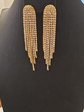 NWOT Gold Crystal Fringe Drop Earrings